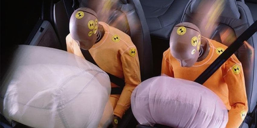 подушки airbag та ремінь безпеки фото